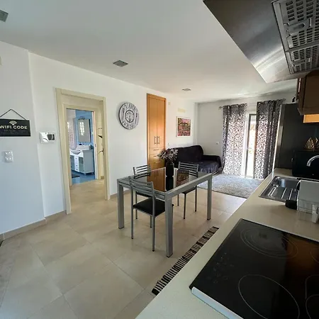 Daire Ocean Breeze Guesthouse