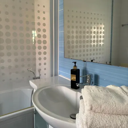 Daire Ocean Breeze Guesthouse *